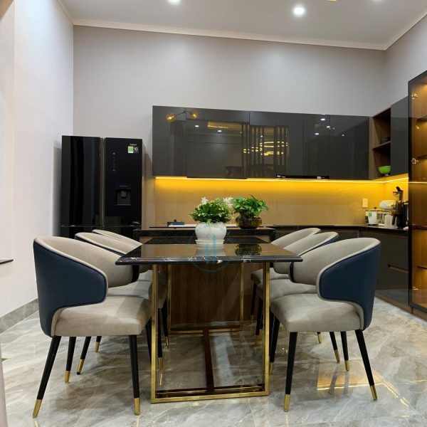 Bàn ăn chân mạ PVD mặt đá đen 019